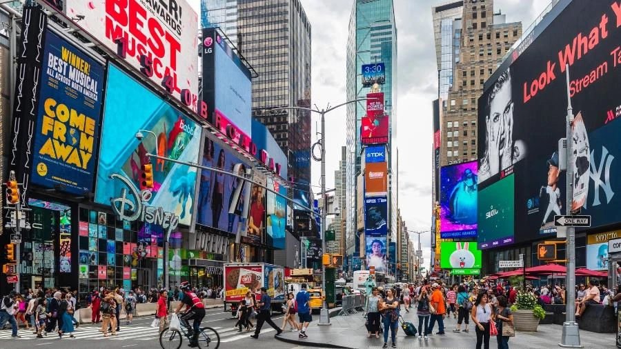 Times Square, Cidade Limpa e a ameaça brucutu Raul Juste Lores