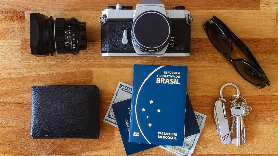 Passaporte forte do Brasil motivou Rússia a ter fabrica de espiões; entenda