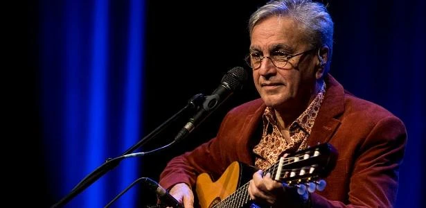 TSE libera show virtual de Caetano Veloso para campanha de Manuela D'Ávila