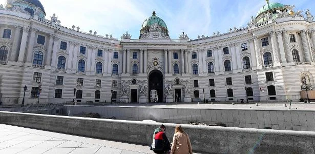 Áustria terá toque de recolher e restaurantes fechados em combate à covid