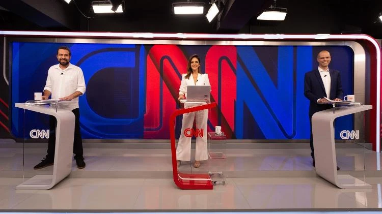 Engenheiro de obra pronta, leviano, tara por mercado: as frases do debate