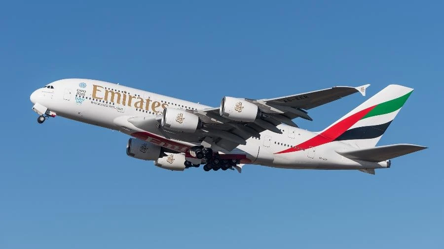 Avião gigante ficou dando voltas em SP após falha; por que isso acontece?