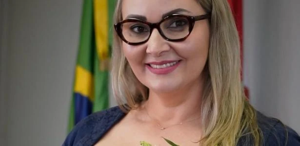 Governadora de SC que apagou post sobre uso de máscaras está com covid-19