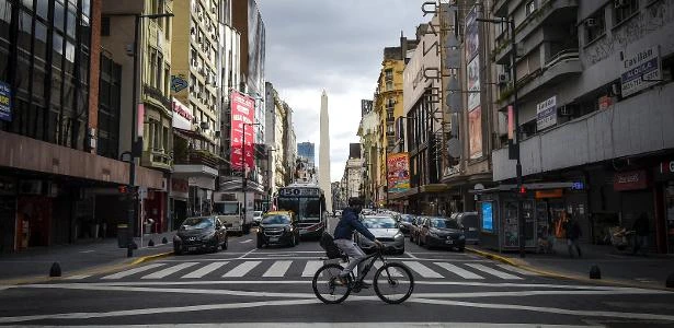 Argentina de 100 anos é internada e perde a casa; família acusa enfermeira