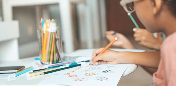 Para não perder matrículas, escolas tentam limitar reajuste e dão desconto