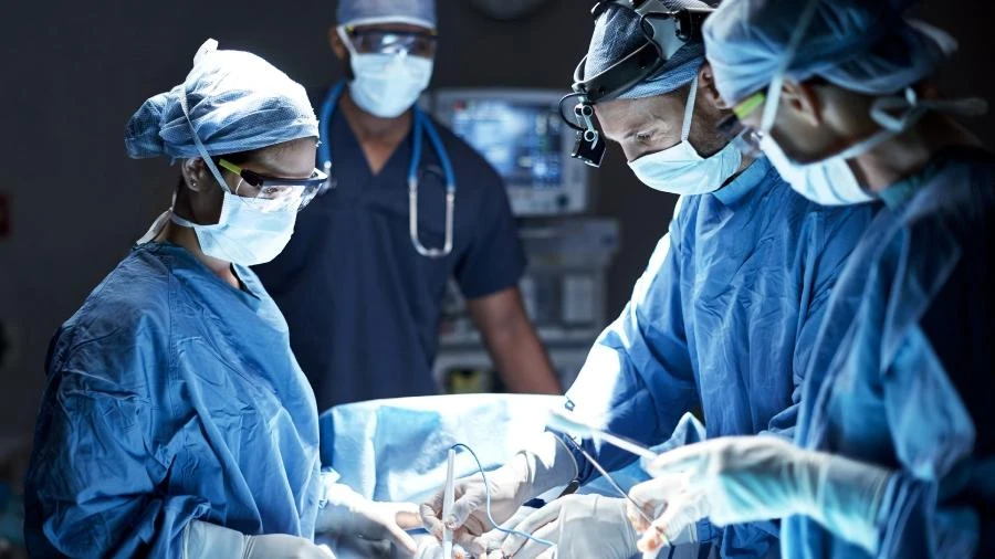 Implantes e lifting: Brasil atrai 'turistas de saúde' do exterior com real enfraquecido
