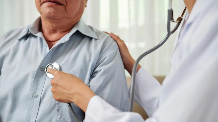 96% dos brasileiros aprovam exame para médicos obterem CRM, diz pesquisa