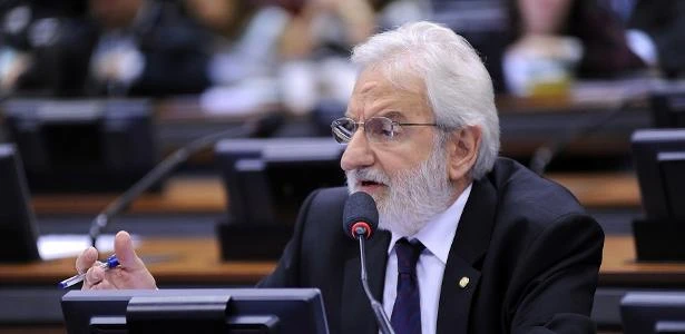 Deputado pede investigação contra Heleno por 'monitoramento' de ambientalistas