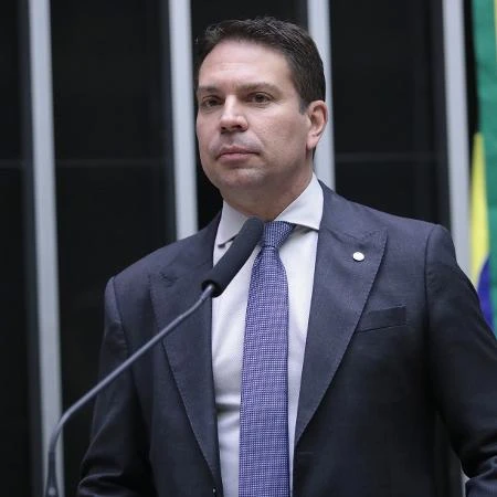 Agente da Abin diz que foi obrigado a trazer joias do Qatar para Ramagem Aguirre Talento
