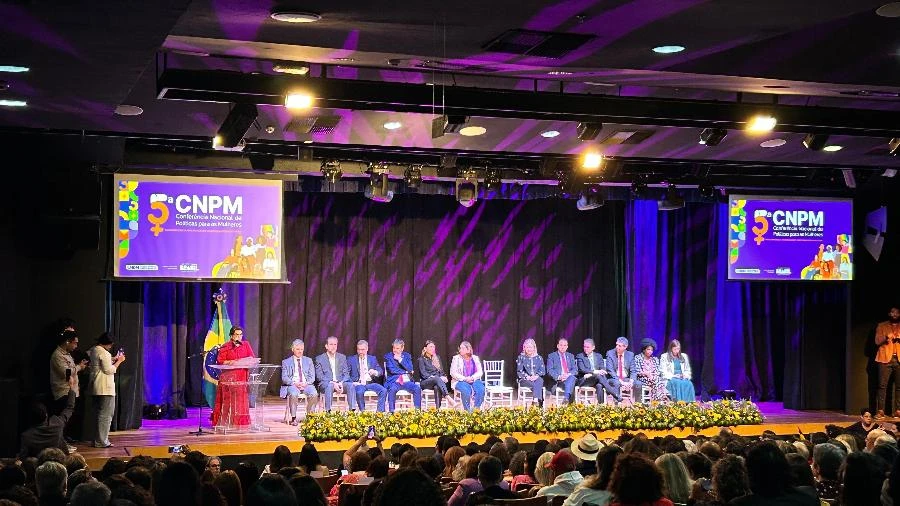 Posse de ministra das Mulheres vira ato contra ofensas sofridas por Marina