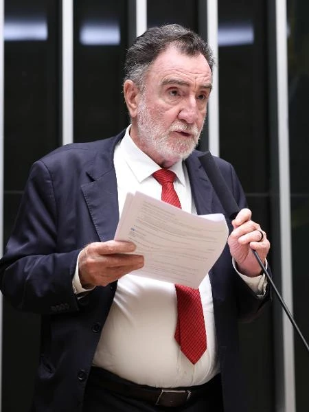 PT-MG confirma conversa de Lula com Patrus, cotado para disputar o governo