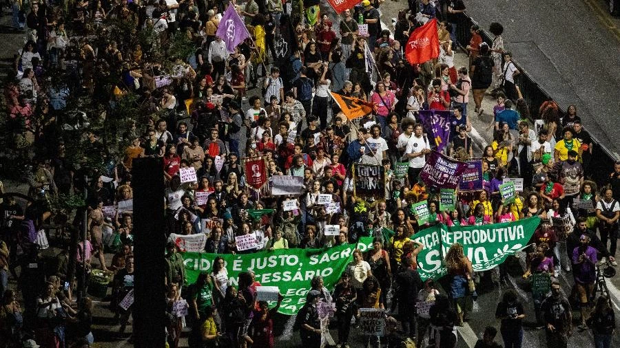 Quaest: Maioria nas redes são contra PL que iguala aborto a homicídio