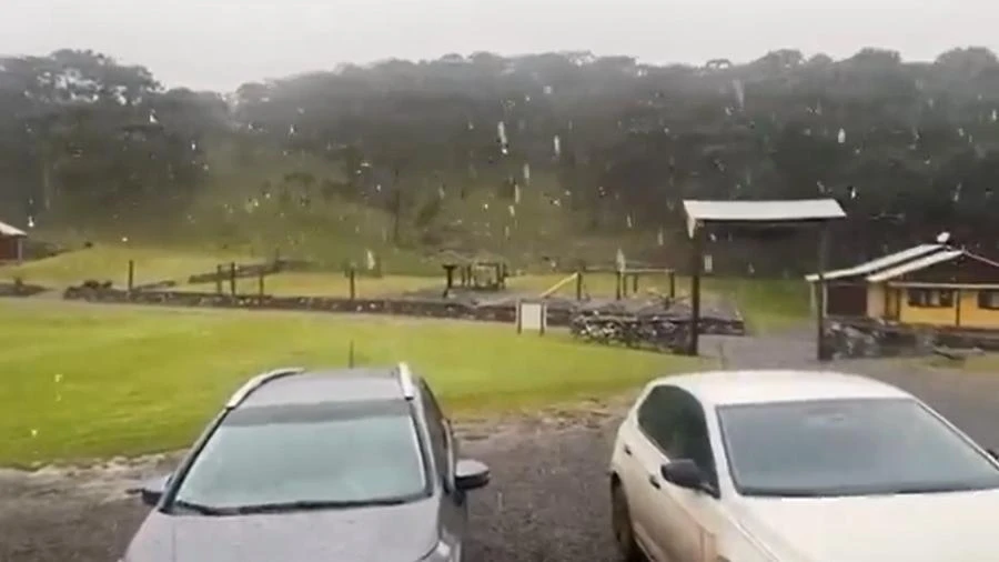 Está nevando no Brasil: previsão se confirma e fenômeno atinge SC e RS