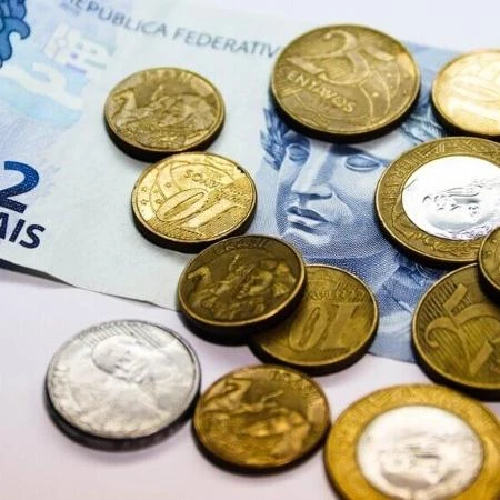 Como receber R$ 1.000 por mês em investimentos seguros com Selic a 14,75% Sílvio Crespo