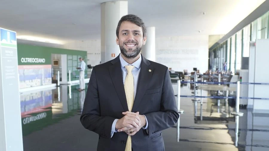 Novo ministro de Lula enviou R$ 30 milhões em emendas à prefeitura do pai Natália Portinari