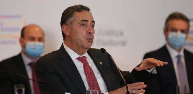 TSE: Barroso pede desculpa a 'colegas e sociedade' por atraso em apuração