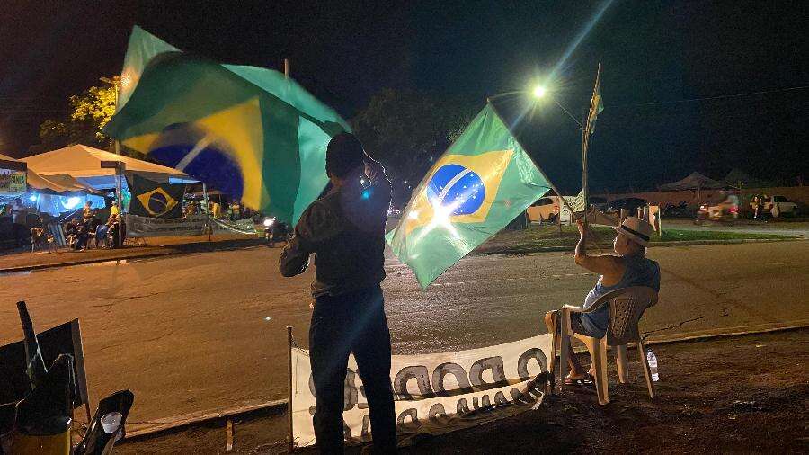 'Até quando ficamos?': Áudios mostram relação de militares e manifestantes