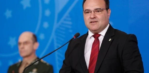 Ministro Jorge Oliveira é o mais cotado para ocupar vaga no STF
