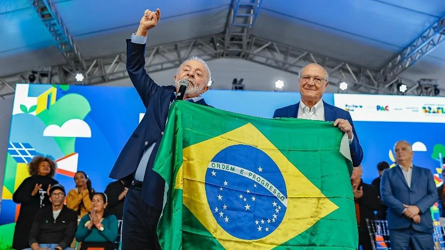 Planalto acompanha situação de Bolsonaro, mas preocupação está no tarifaço