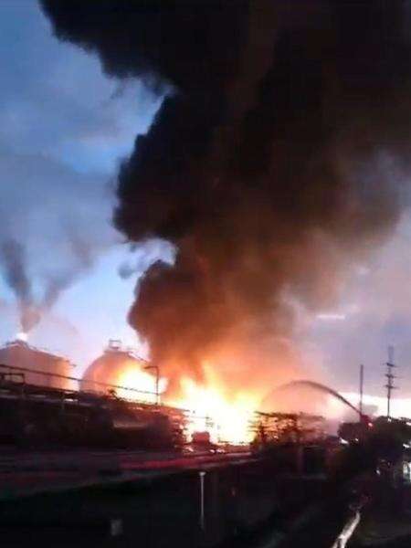 Explosão causa incêndio no Polo Industrial de Camaçari, na Bahia