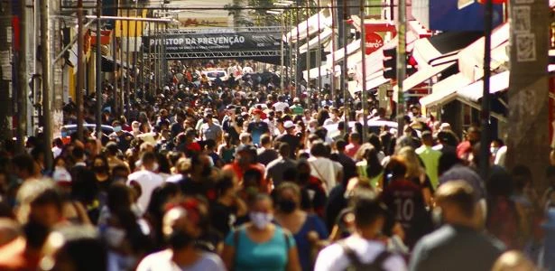 Brasil registra 279 mortes por covid-19 em 24 h; óbitos somam 162.015