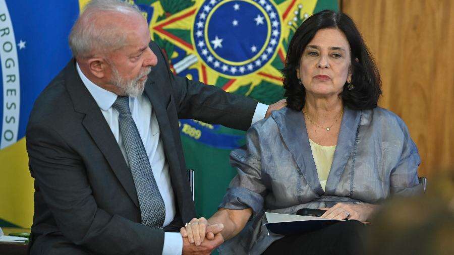 Lula leva reforma ministerial à avenida sem um samba-enredo Josias de Souza