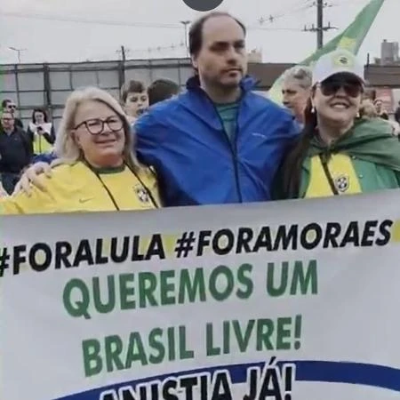 Cotado para o Senado por SC, Carlos Bolsonaro vai a ato em duas cidades