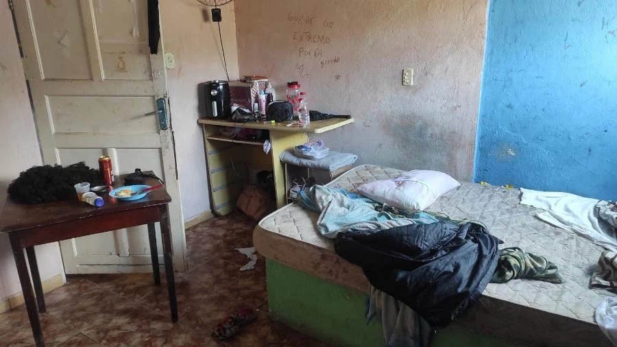 Casal é preso suspeito de atrair meninas por app para prostituição em MG