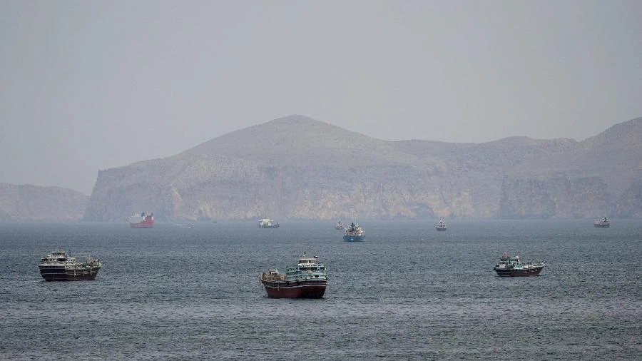 EUA atacam Irã na região do Estreito de Hormuz