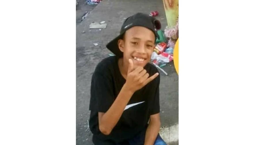 Tiros matam uma pessoa durante reconstituição da morte do menino Ray