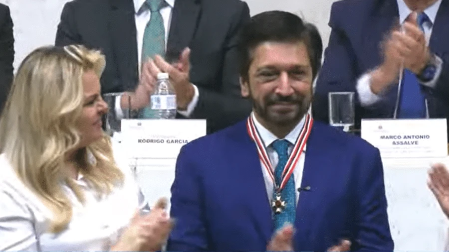 Homenageado, Nunes ouve afago de petista e lobby de Paulinho por dosimetria