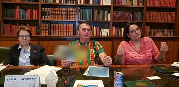 Bolsonaro pede voto para filho Carlos, no Rio, para 'ajudá-lo em Brasília'