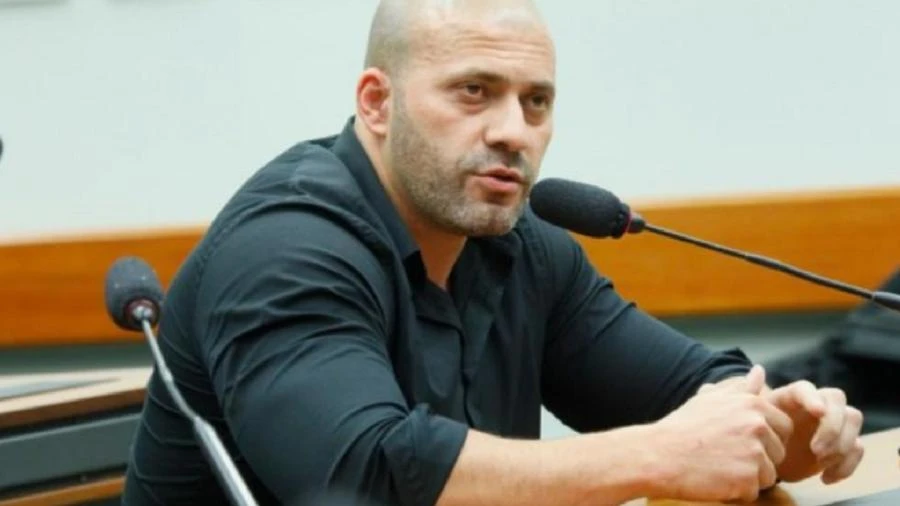 Daniel Silveira é preso por desrespeitar uso de tornozeleira, diz TV
