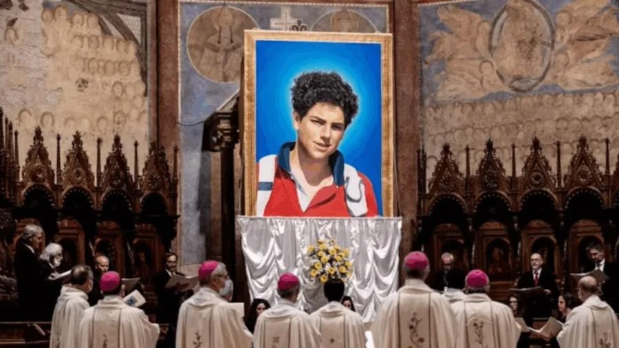 Relíquia de Carlo Acutis, 1º santo 'millennial', é roubada de paróquia