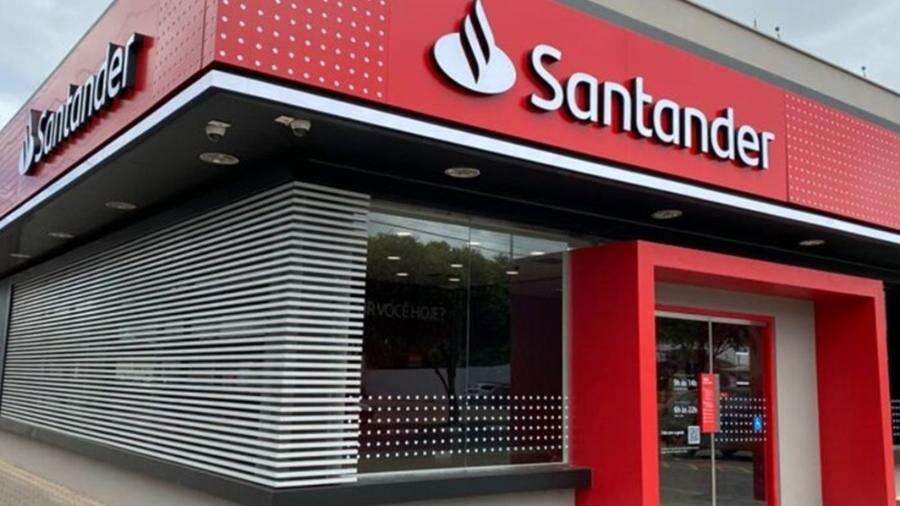 Santander deve indenizar cliente que teve financiamento negado por ter HIV