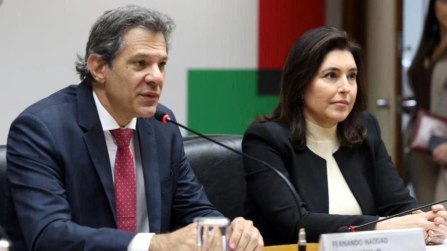Após crise do IOF, governo detalha cortes no Orçamento e divulga PIB Carolina Juliano