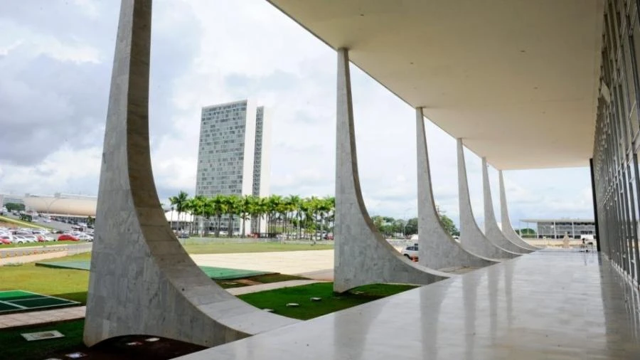 Anistia torna a democracia um regime com a cabeça a prêmio Josias de Souza