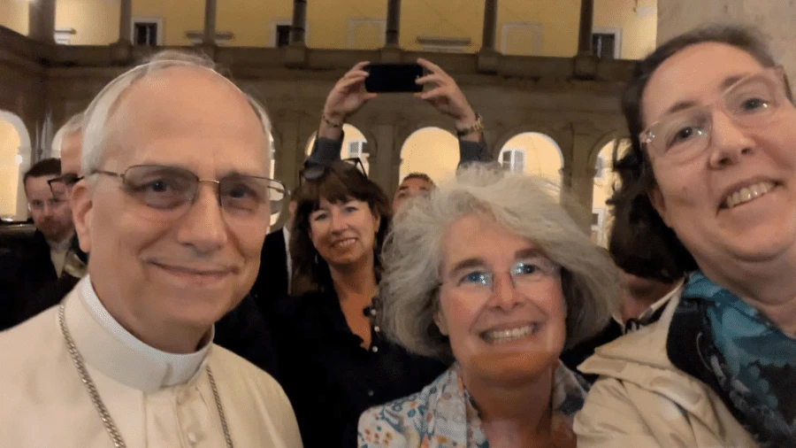 Novo papa é bem internauta, mas faz alerta a fiéis sobre redes sociais