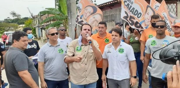 Bolsonaro, voto útil e favelas: o último dia de campanha de favoritos no RJ