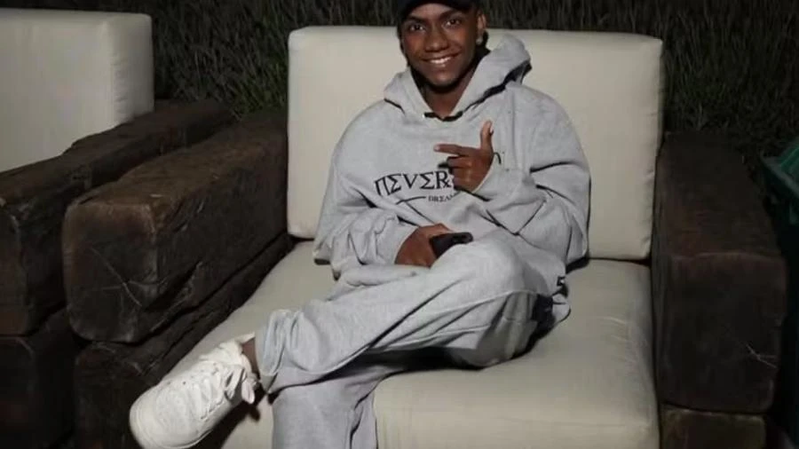 Influencer de 20 anos morre após bater carro em frente ao cemitério na BA