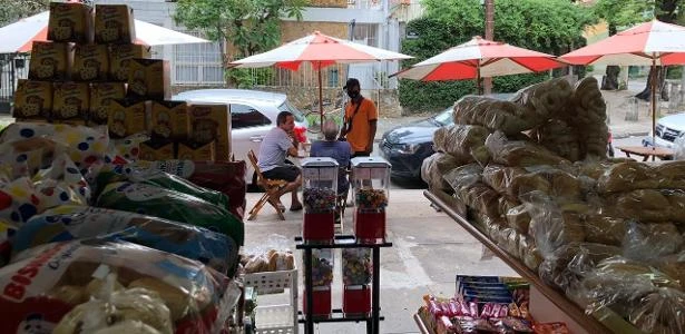 Padaria e clima de interior: a volta de Witzel ao bairro de origem no RJ
