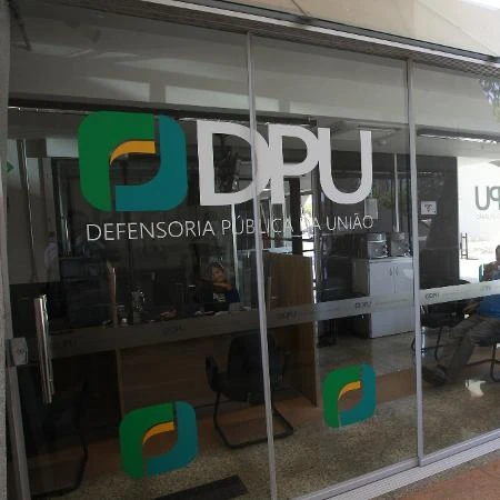 Jovens afegãos refugiados vivem em abrigo em SP há quase dois anos