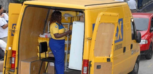 Entrar na Bolsa pode ser opção à privatização dos Correios, diz associação