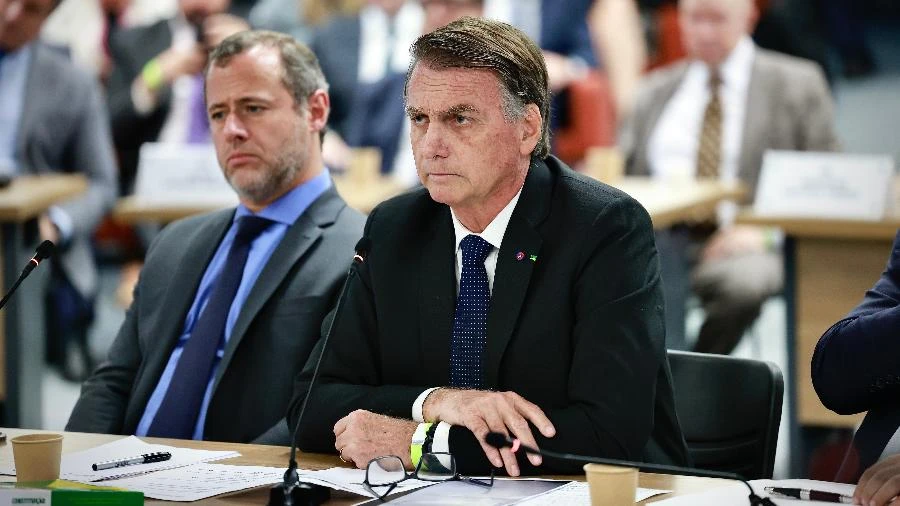 Advogado de Bolsonaro ficou em silêncio durante depoimento à PF