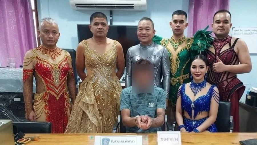 Policias na Tailândia usam vestidos de dançarinas para prender suspeito