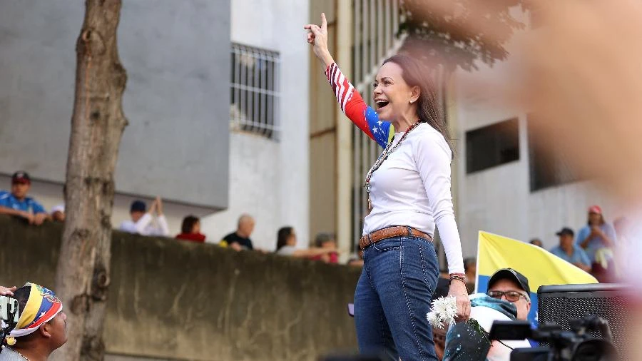 Amorim: 'Espero que Nobel não facilite intervenção na Venezuela' Raquel Landim