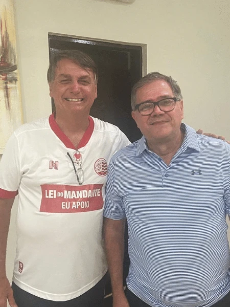 Médico de Bolsonaro nega ter sido funcionário fantasma da Apex