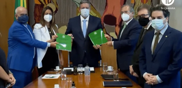 Reforma tributária: governo entrega proposta de mudanças no Imposto de Renda