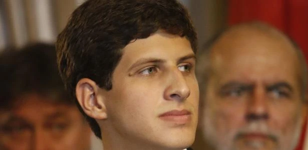 Caciques e aliados lideram doações milionárias de partidos para candidatos