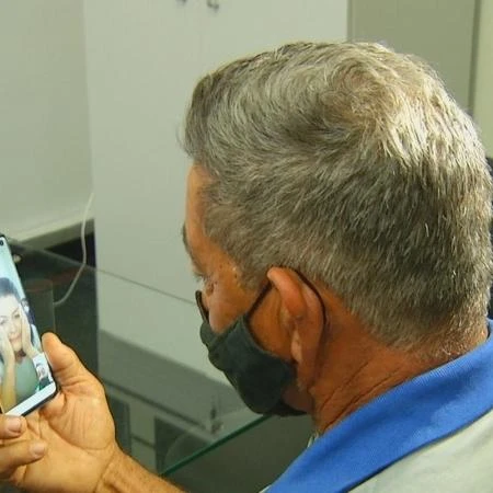 Filha acha pai após 30 anos graças a amostra de DNA: 'Sensação de gratidão'